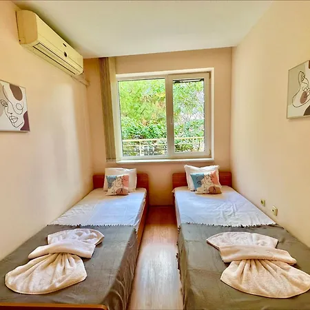 Golden - Menada Apartmán