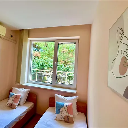 Golden - Menada Apartmán *