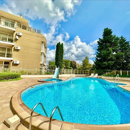 Golden - Menada Apartmán