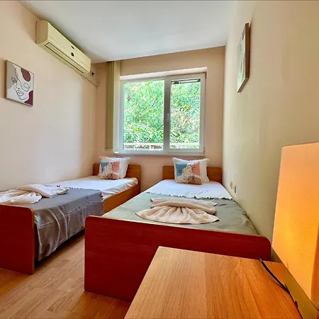 Golden - Menada Apartmán *